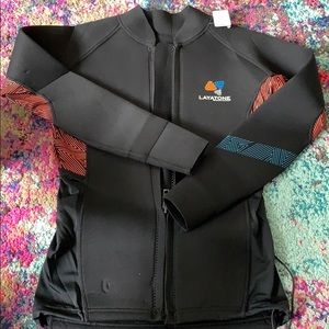 Brand new layatone wetsuit too! Size large!